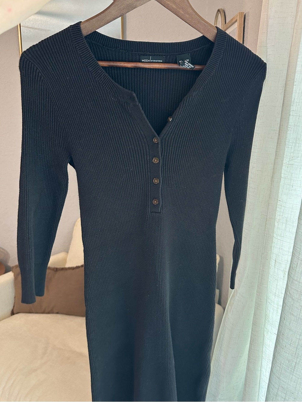 Y2K Moda international Black Ribbed Long-Sleeve Henley Knit Dress
